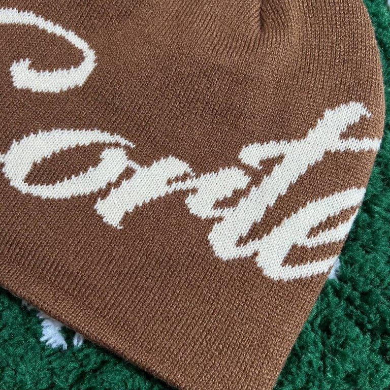 Corteiz Script Beanie Brown - 5