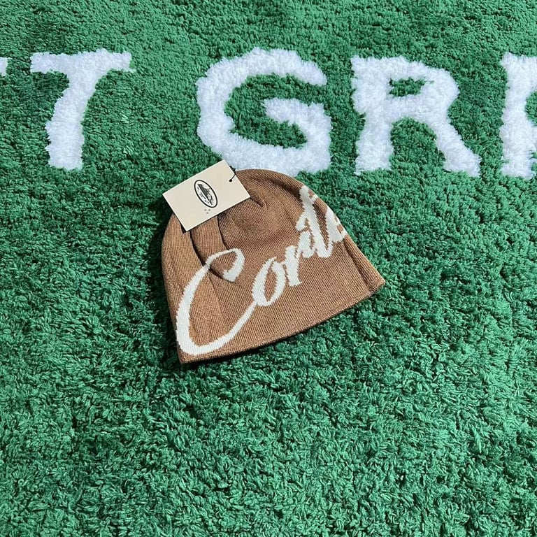 Corteiz Script Beanie Brown - 9