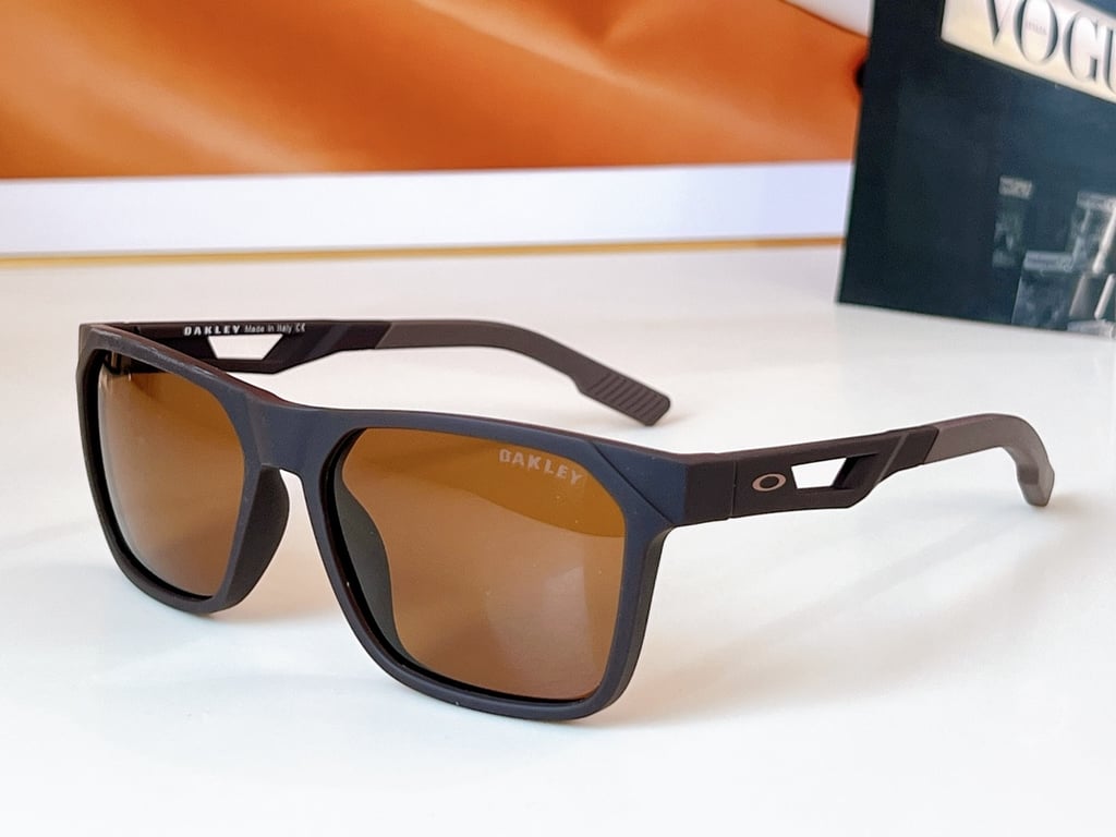 Oakley 24045 Sport Sunglasses - 2