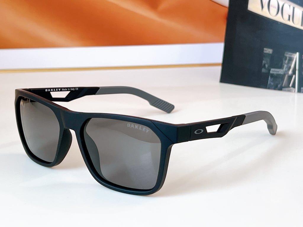 Oakley 24045 Sport Sunglasses - 4