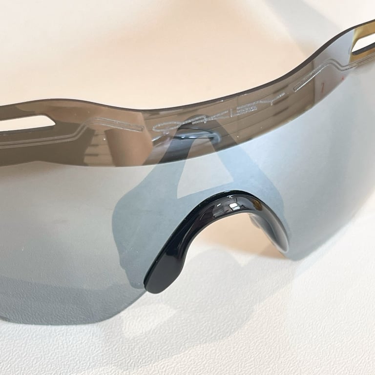 Oakley OO9512D Photochromic Sunglasses - 4