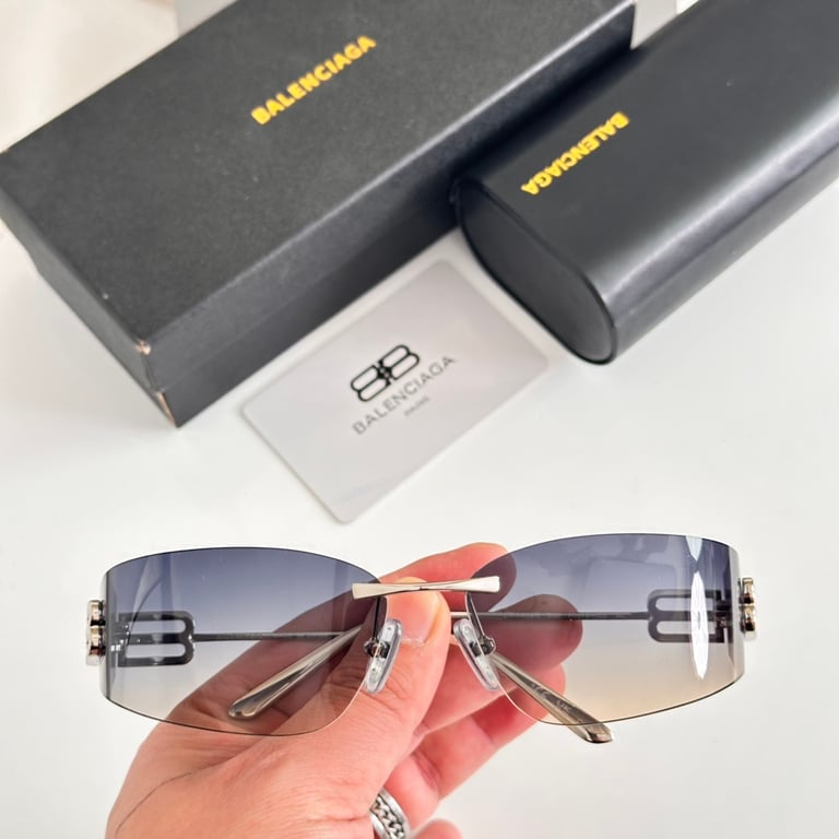 Balenciaga Gossip D-Frame Sunglasses BB0484S - 3