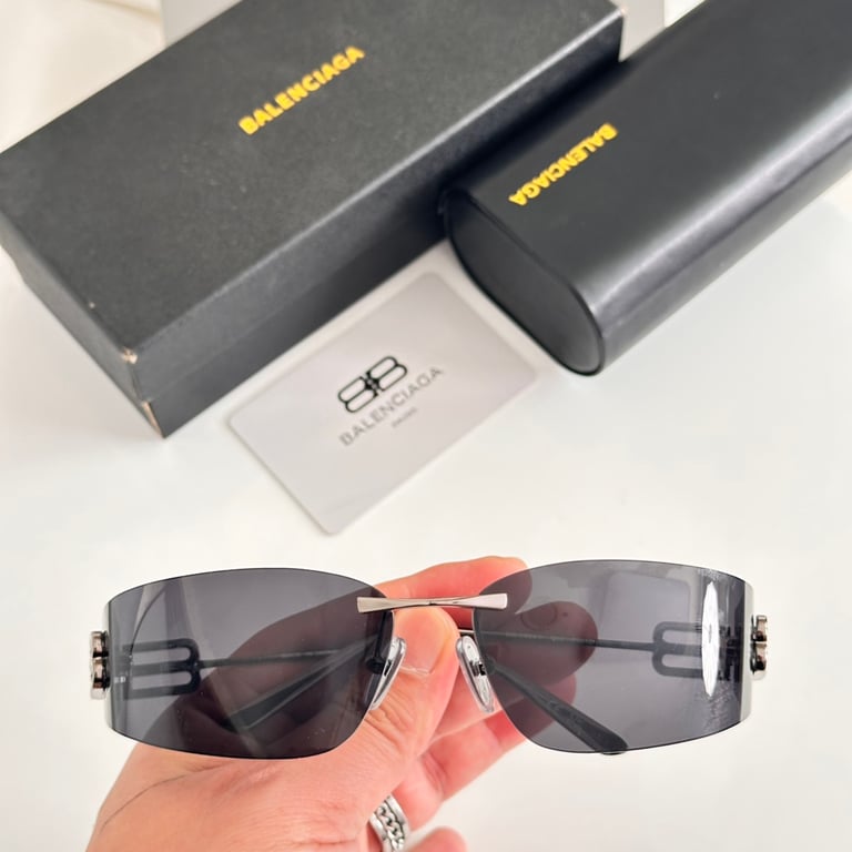 Balenciaga Gossip D-Frame Sunglasses BB0484S - 4