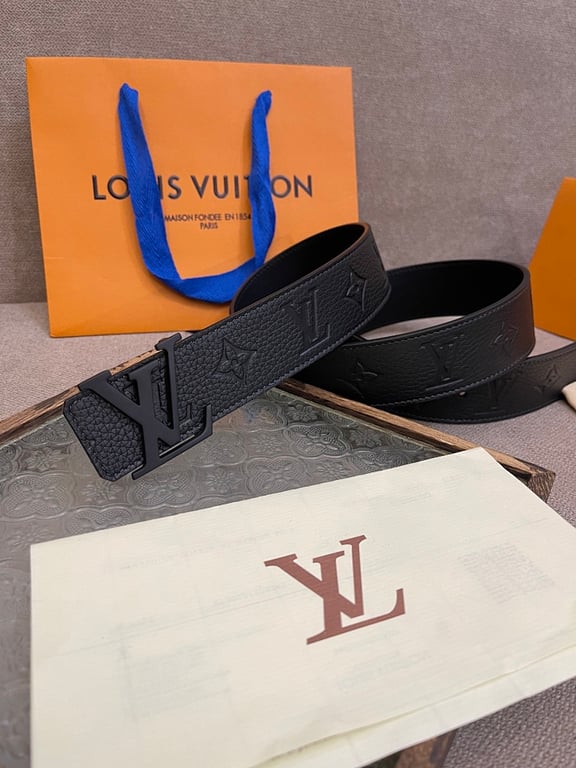 Louis Vuitton LV Initiales Blason 40mm Belt Black - 4