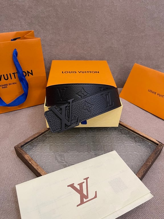 Louis Vuitton LV Initiales Blason 40mm Belt Black - 7