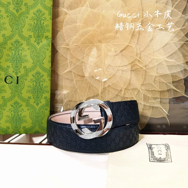 Gucci Signature Leather Belt with Interlocking G Buckle - 2