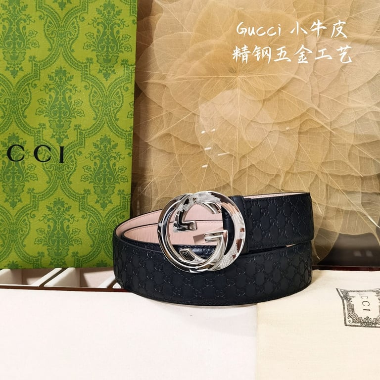 Gucci Signature Leather Belt with Interlocking G Buckle - 2