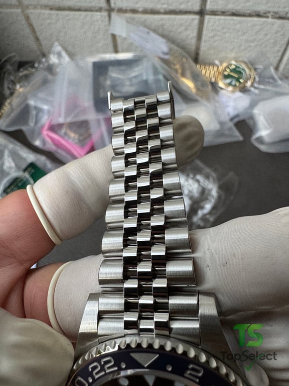 Rolex GMT-Master II Pepsi Jubilee - 13