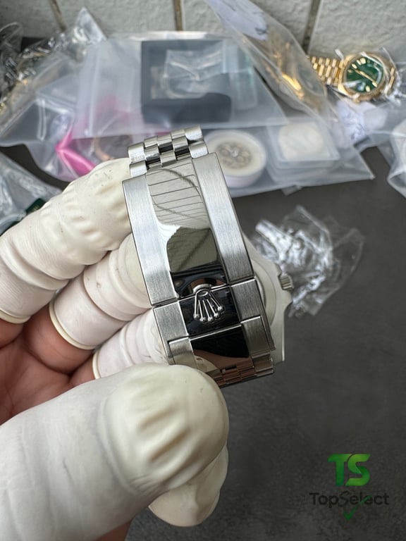 Rolex GMT-Master II Pepsi Jubilee - 15