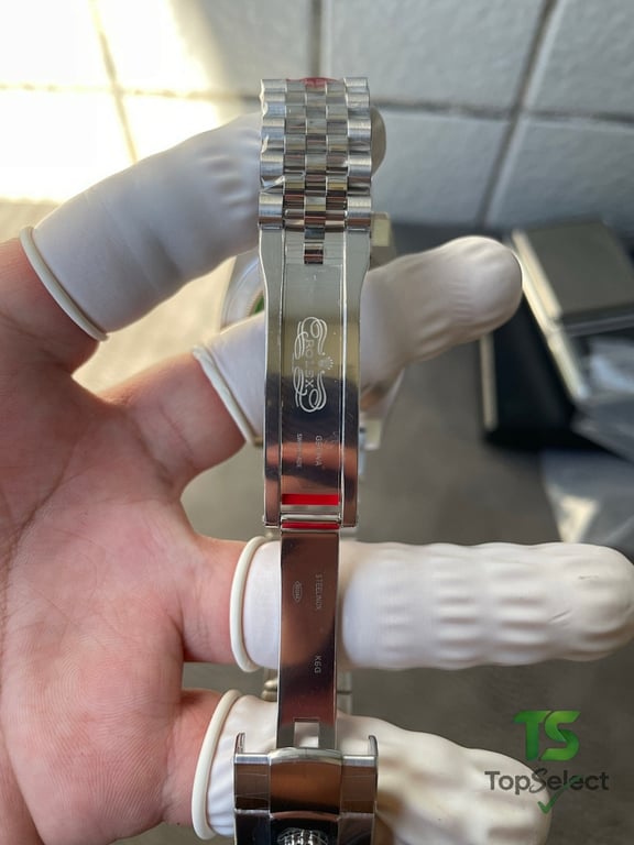 Rolex Datejust 41 Blue Roman Dial - 4