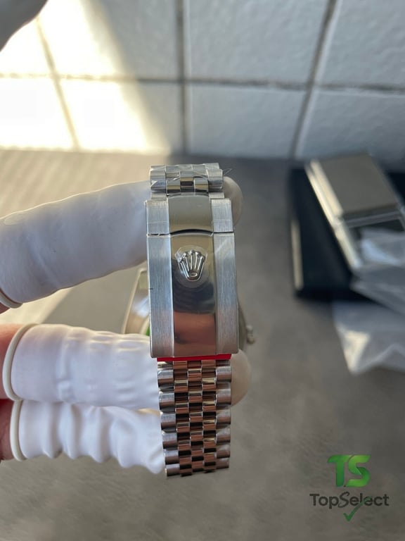 Rolex Datejust 41 Blue Roman Dial - 5