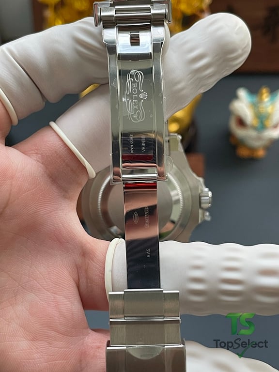 Rolex Submariner Date Green Bezel - 6