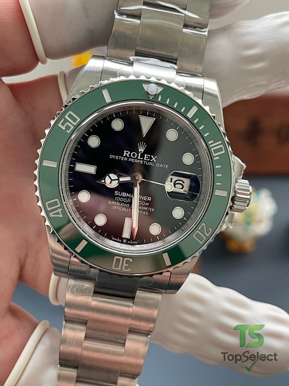 Rolex Submariner Date Green Bezel - 7
