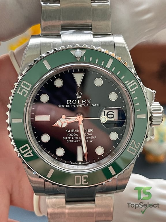 Rolex Submariner Date Green Bezel - 8