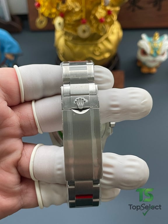 Rolex Submariner Date Green Bezel - 2