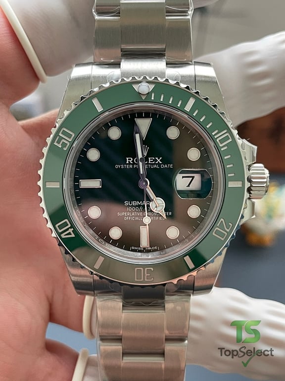 Rolex Submariner Date Green Bezel - 4