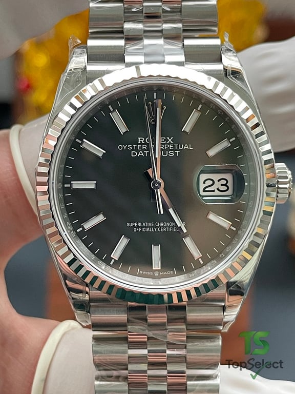Rolex Datejust 41 Green Dial Jubilee - 9