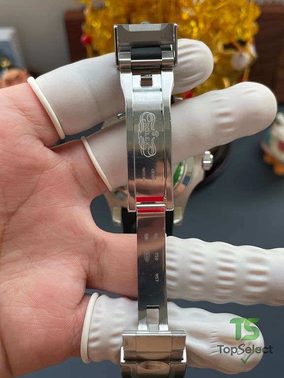Rolex Yacht-Master Black Dial Oysterflex Strap - 6