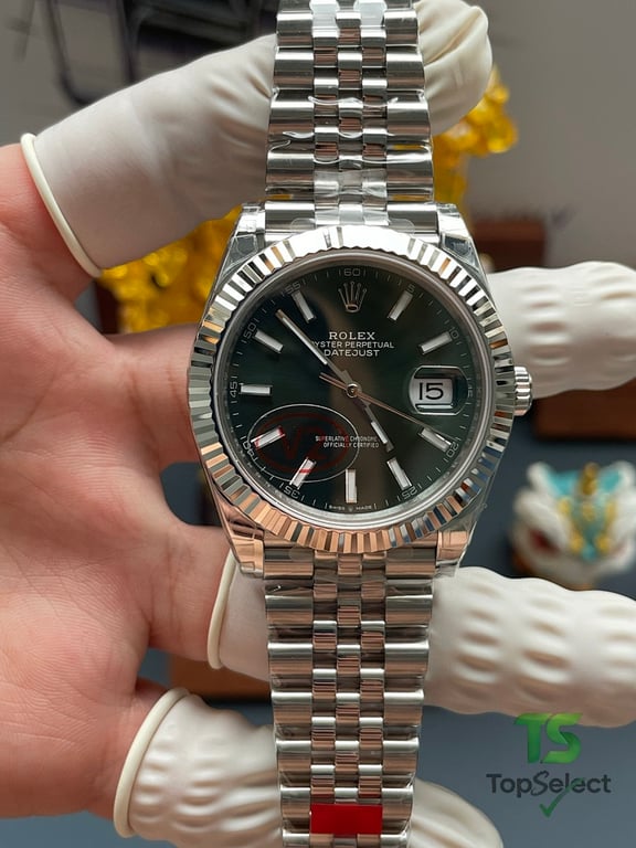 Rolex Datejust Green Dial Silver - 9