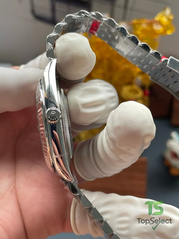 Rolex Datejust Green Dial Silver - 10