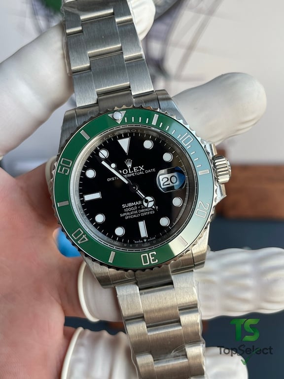 Rolex Submariner Date 41mm Green Bezel - 13