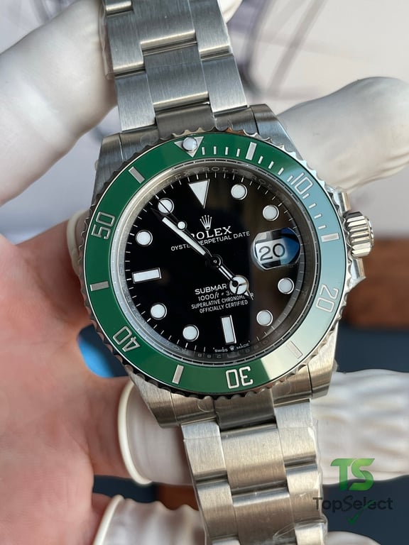Rolex Submariner Date 41mm Green Bezel - 9