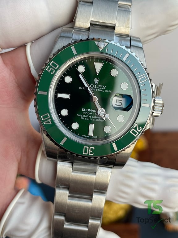 Rolex Submariner Date Green Dial Hulk - 11