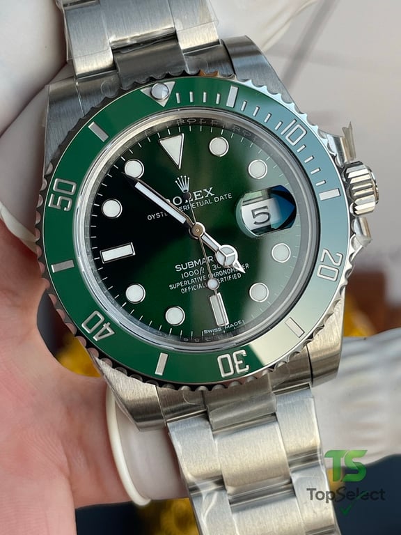 Rolex Submariner Date Green Dial Hulk - 4