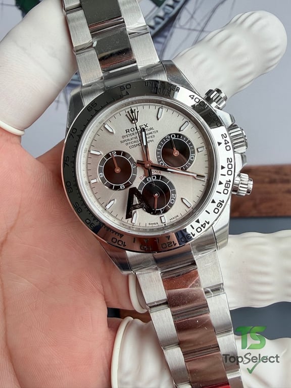 Rolex Cosmograph Daytona Silver Dial - 18