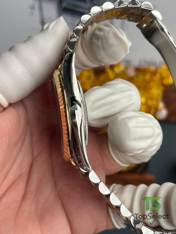 Rolex Datejust 41 Black Dial Two-Tone - 4