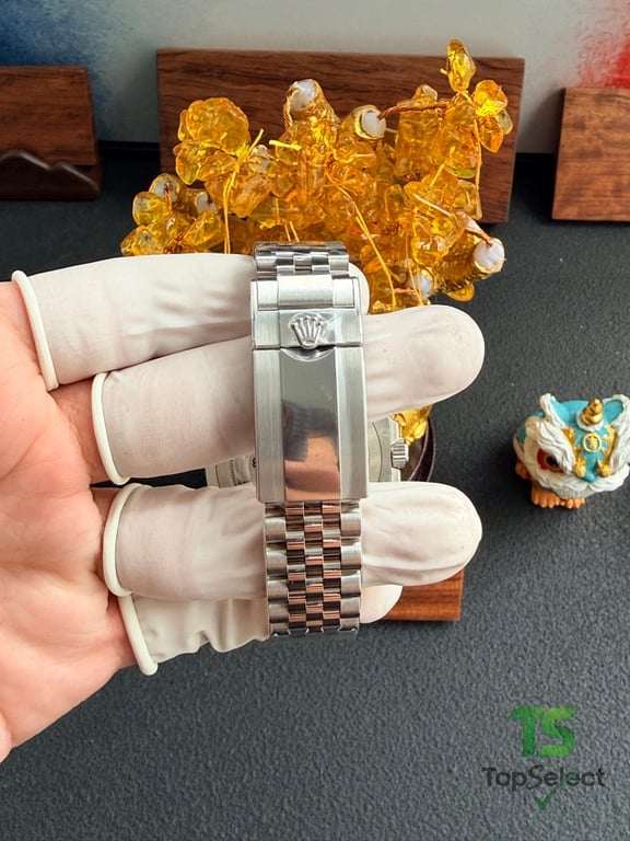 Rolex GMT-Master II Batgirl Blue Black Bezel - 3