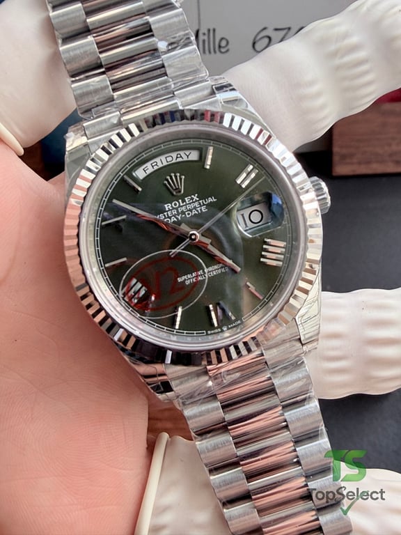 Rolex Day-Date Green Dial Silver - 10