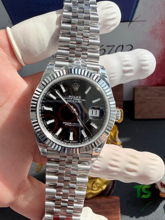 Rolex Datejust 41 Black Dial Jubilee - 18