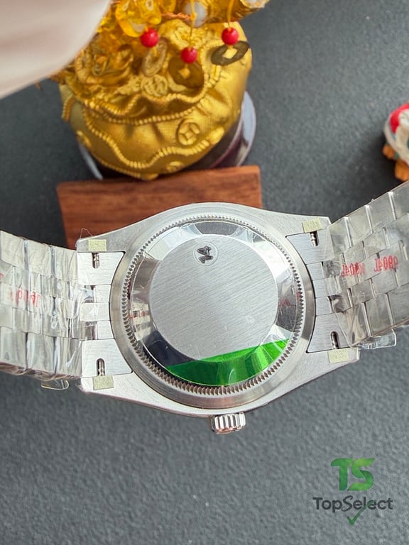 Rolex Datejust 36 Green Dial Jubilee - 12