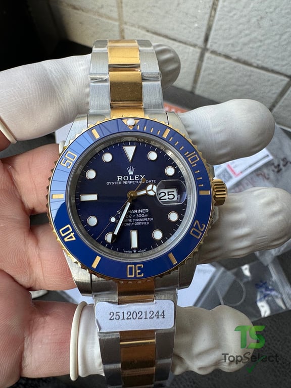 Rolex Submariner Date Blue Two-Tone - 11