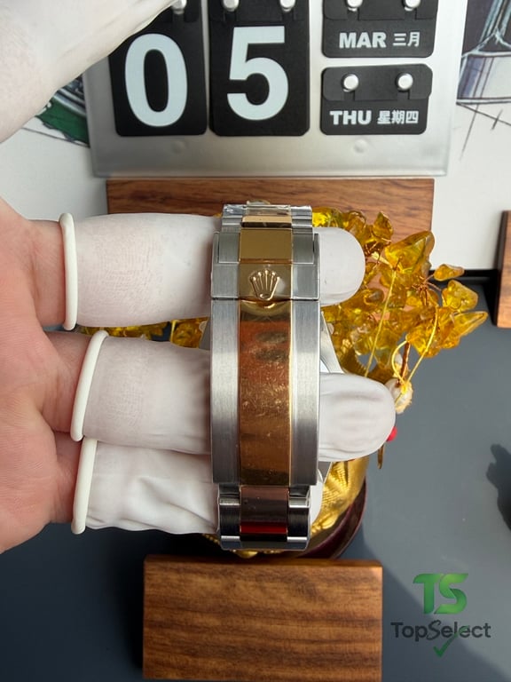 Rolex Submariner Date Blue Gold - 12