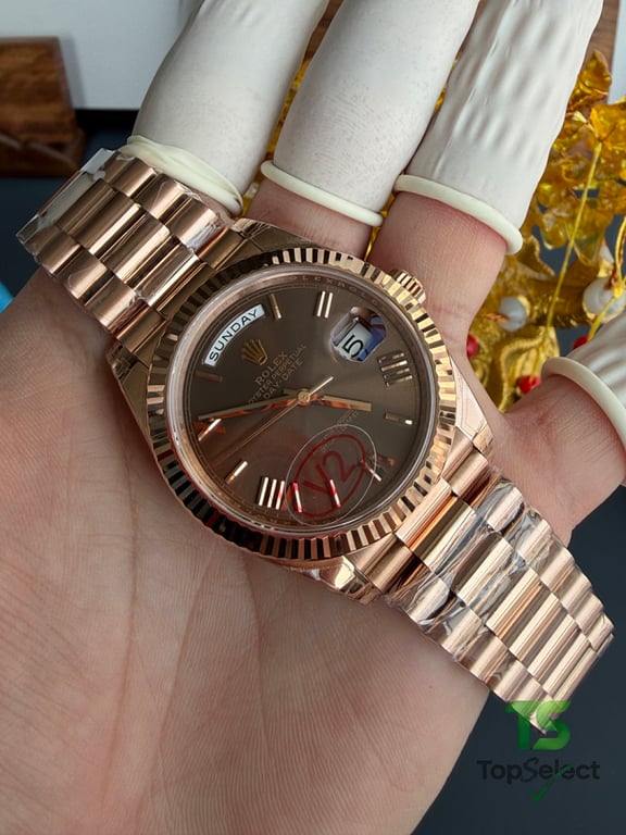 Rolex Day-Date Rose Gold Coffee Dial - 3