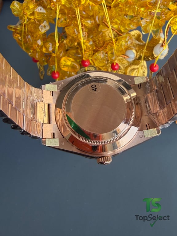 Rolex Day-Date Rose Gold Olive Green - 12