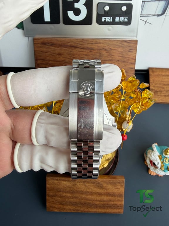 Rolex GMT-Master II Pepsi Jubilee - 9