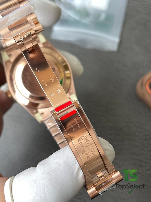 Rolex Day-Date Rose Gold Chocolate Dial - 2