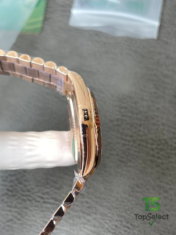Rolex Day-Date Rose Gold Chocolate Dial - 19