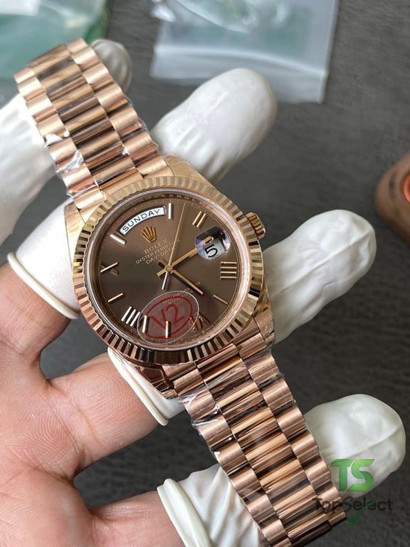 Rolex Day-Date Rose Gold Chocolate Dial - 3