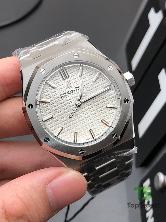 Audemars Piguet Royal Oak 15500 White Dial - 3