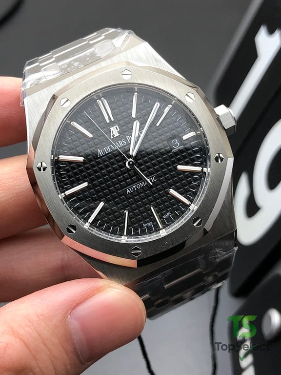 Audemars Piguet Royal Oak 15400 Black Dial - 6
