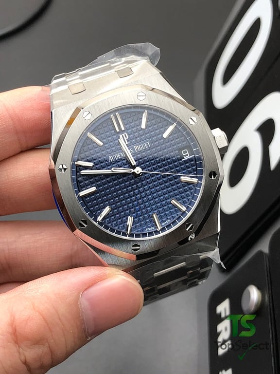 Audemars Piguet Royal Oak 15500 Blue Dial - 3