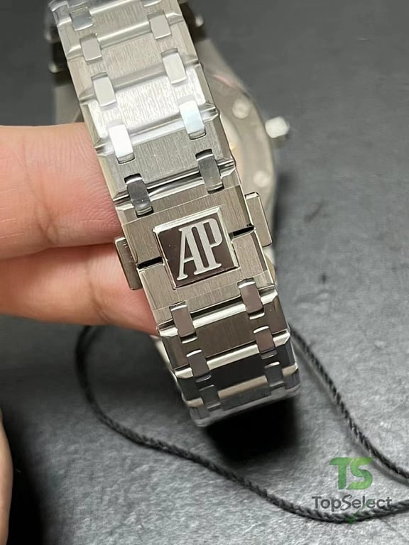 Audemars Piguet Royal Oak 15202 Titanium Blue Dial - 5