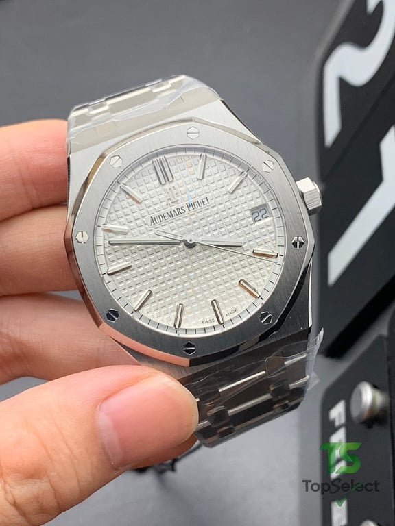 Audemars Piguet Royal Oak 15500 Silver Dial - 5