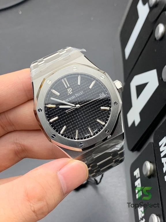 Audemars Piguet Royal Oak 15500 Black Dial - 3