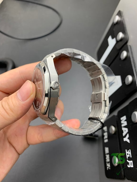Audemars Piguet Royal Oak 15500 Black Dial - 5