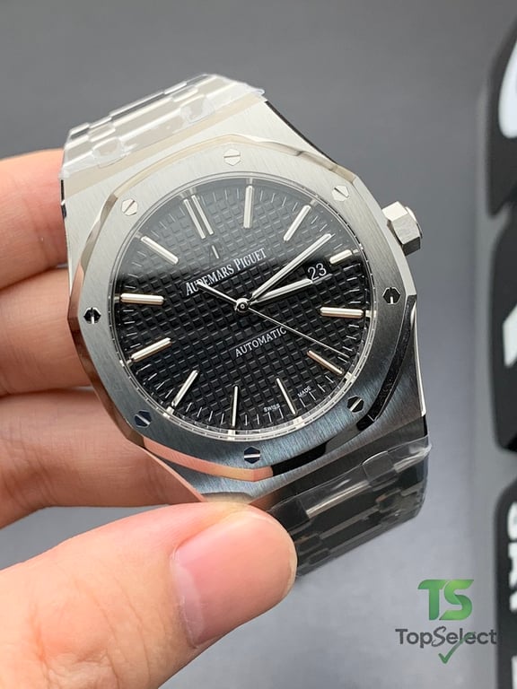 Audemars Piguet Royal Oak 15400 Black Dial - 6